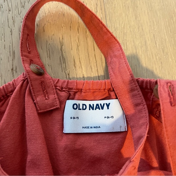 Girl’s Old Navy Romper - EUC - size small (6-7) - Picture 2 of 3